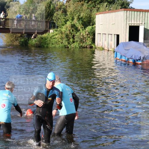 31.08.2025 - Elbe Triathlon Hamburg Luisa Fischer http://msf.ph/oto/8671937 31.08.2025 08:33:33 Schwimmen 195, 198 meine-sportfotos.de