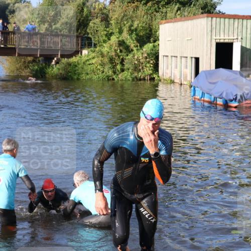 31.08.2025 - Elbe Triathlon Hamburg Luisa Fischer http://msf.ph/oto/8671956 31.08.2025 08:33:35 Schwimmen 195, 198 meine-sportfotos.de
