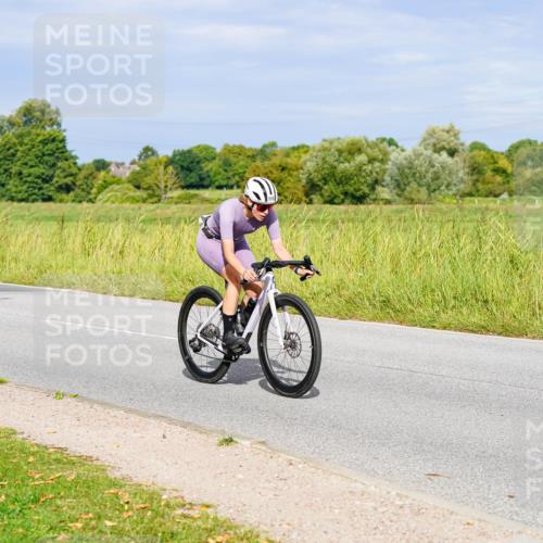 31.08.2025 - Elbe Triathlon Hamburg Michael Burmester http://msf.ph/oto/8671980 31.08.2025 10:04:01 Radfahren 422, 528, 856 meine-sportfotos.de
