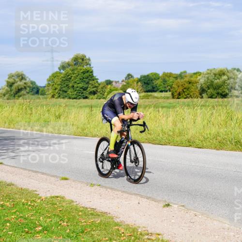 31.08.2025 - Elbe Triathlon Hamburg Michael Burmester http://msf.ph/oto/8671987 31.08.2025 10:04:05 Radfahren 856, 903 meine-sportfotos.de