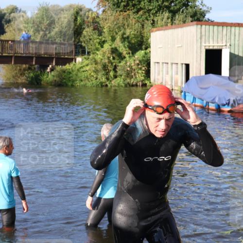 31.08.2025 - Elbe Triathlon Hamburg Luisa Fischer http://msf.ph/oto/8671998 31.08.2025 08:33:40 Schwimmen 195 meine-sportfotos.de