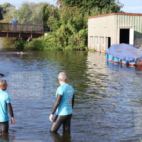31.08.2025 - Elbe Triathlon Hamburg Luisa Fischer http://msf.ph/oto/8672008 31.08.2025 08:33:41 Schwimmen 195 meine-sportfotos.de