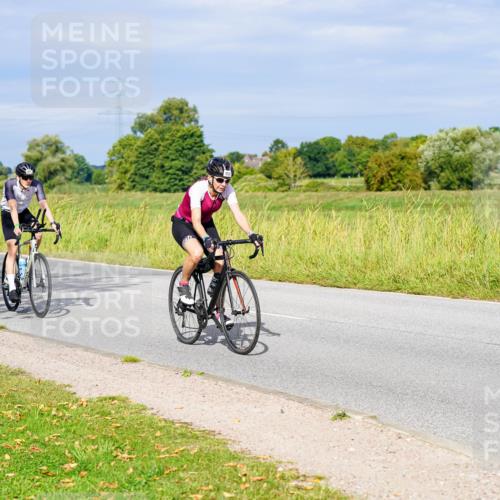 31.08.2025 - Elbe Triathlon Hamburg Michael Burmester http://msf.ph/oto/8672010 31.08.2025 10:04:11 Radfahren 407, 710, 742, 903 meine-sportfotos.de