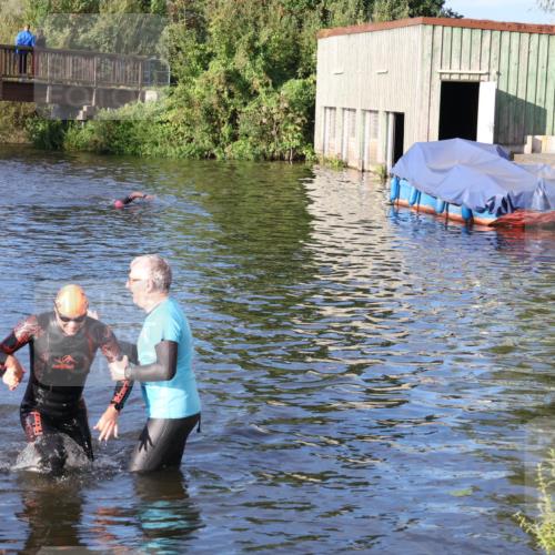 31.08.2025 - Elbe Triathlon Hamburg Luisa Fischer http://msf.ph/oto/8672014 31.08.2025 08:33:58 Schwimmen 168 meine-sportfotos.de