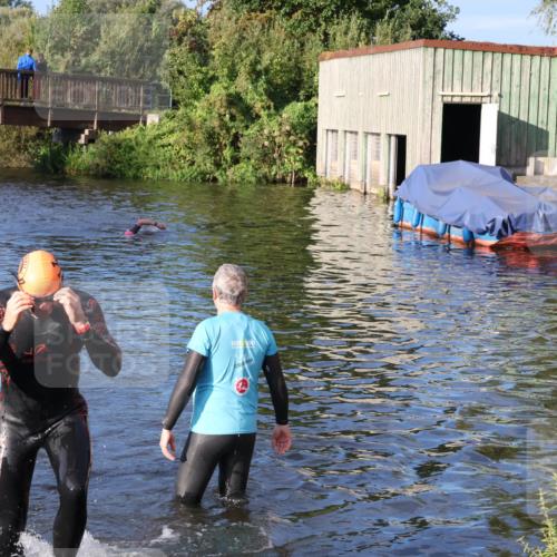 31.08.2025 - Elbe Triathlon Hamburg Luisa Fischer http://msf.ph/oto/8672032 31.08.2025 08:34:00 Schwimmen 168 meine-sportfotos.de