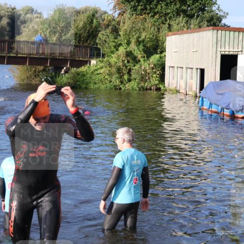 31.08.2025 - Elbe Triathlon Hamburg Luisa Fischer http://msf.ph/oto/8672040 31.08.2025 08:34:01 Schwimmen 168 meine-sportfotos.de