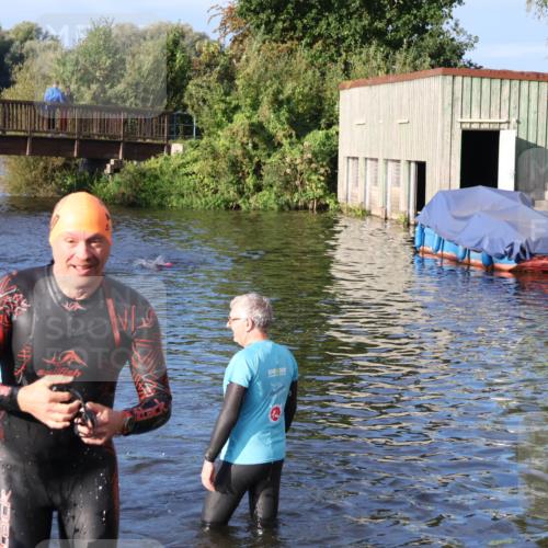 31.08.2025 - Elbe Triathlon Hamburg Luisa Fischer http://msf.ph/oto/8672041 31.08.2025 08:34:01 Schwimmen 168 meine-sportfotos.de
