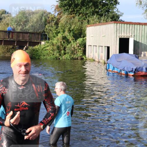 31.08.2025 - Elbe Triathlon Hamburg Luisa Fischer http://msf.ph/oto/8672044 31.08.2025 08:34:01 Schwimmen 168 meine-sportfotos.de