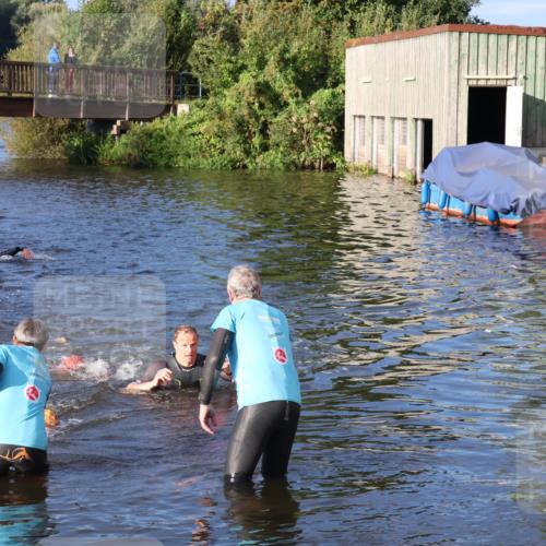 31.08.2025 - Elbe Triathlon Hamburg Luisa Fischer http://msf.ph/oto/8672053 31.08.2025 08:34:20 Schwimmen 177, 193, 199, 239 meine-sportfotos.de