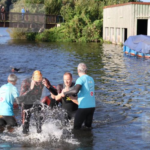 31.08.2025 - Elbe Triathlon Hamburg Luisa Fischer http://msf.ph/oto/8672068 31.08.2025 08:34:23 Schwimmen 175, 177, 193, 199, 239 meine-sportfotos.de