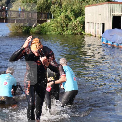 31.08.2025 - Elbe Triathlon Hamburg Luisa Fischer http://msf.ph/oto/8672076 31.08.2025 08:34:24 Schwimmen 175, 177, 193, 199, 239 meine-sportfotos.de