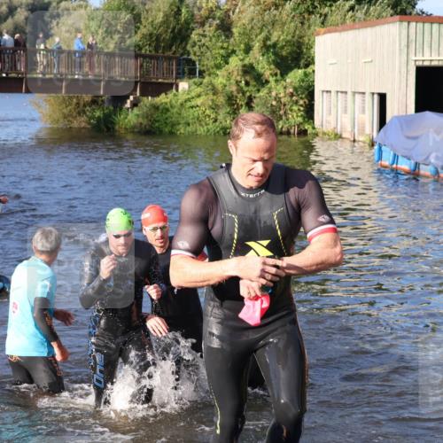 31.08.2025 - Elbe Triathlon Hamburg Luisa Fischer http://msf.ph/oto/8672091 31.08.2025 08:34:26 Schwimmen 175, 177, 193, 199, 239 meine-sportfotos.de