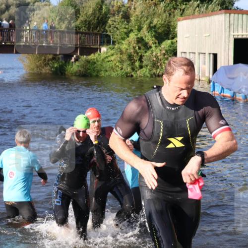 31.08.2025 - Elbe Triathlon Hamburg Luisa Fischer http://msf.ph/oto/8672093 31.08.2025 08:34:26 Schwimmen 175, 177, 193, 199, 239 meine-sportfotos.de