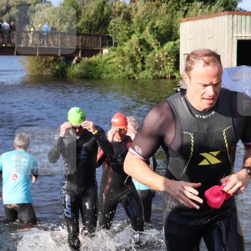 31.08.2025 - Elbe Triathlon Hamburg Luisa Fischer http://msf.ph/oto/8672095 31.08.2025 08:34:27 Schwimmen 175, 177, 193, 199, 239 meine-sportfotos.de