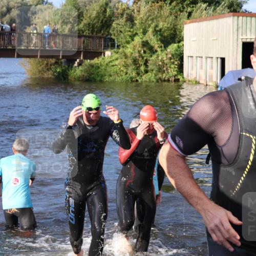31.08.2025 - Elbe Triathlon Hamburg Luisa Fischer http://msf.ph/oto/8672097 31.08.2025 08:34:27 Schwimmen 175, 177, 193, 199, 239 meine-sportfotos.de