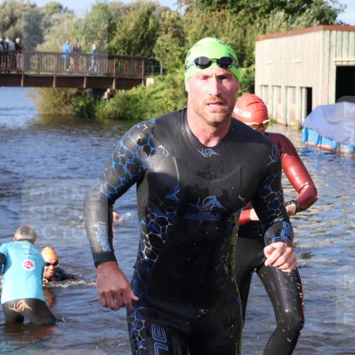 31.08.2025 - Elbe Triathlon Hamburg Luisa Fischer http://msf.ph/oto/8672114 31.08.2025 08:34:29 Schwimmen 175, 193, 199, 212, 239 meine-sportfotos.de