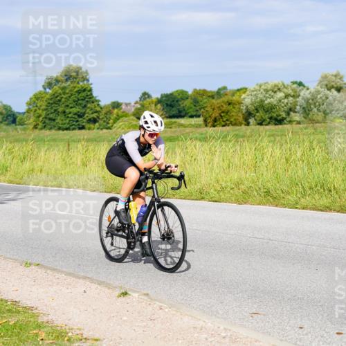 31.08.2025 - Elbe Triathlon Hamburg Michael Burmester http://msf.ph/oto/8672120 31.08.2025 10:04:25 Radfahren 537, 790, 902, 918 meine-sportfotos.de