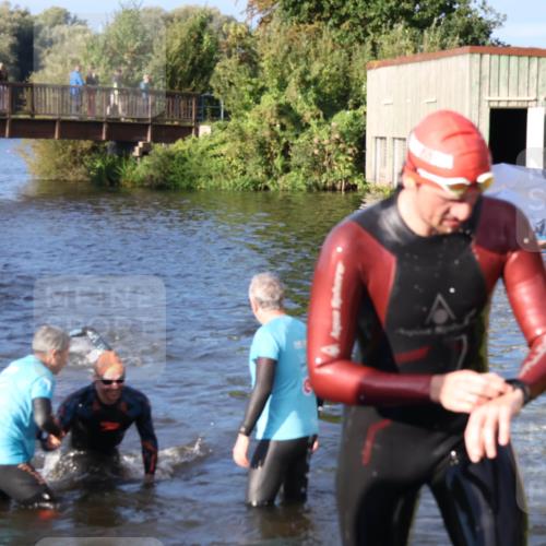 31.08.2025 - Elbe Triathlon Hamburg Luisa Fischer http://msf.ph/oto/8672123 31.08.2025 08:34:30 Schwimmen 175, 193, 199, 212, 239 meine-sportfotos.de