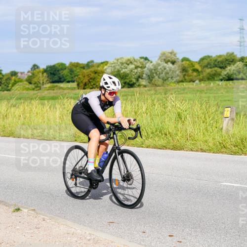 31.08.2025 - Elbe Triathlon Hamburg Michael Burmester http://msf.ph/oto/8672126 31.08.2025 10:04:25 Radfahren 537, 790, 902, 918 meine-sportfotos.de