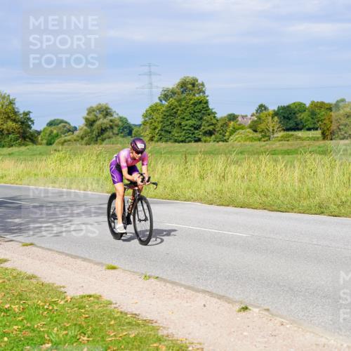 31.08.2025 - Elbe Triathlon Hamburg Michael Burmester http://msf.ph/oto/8672134 31.08.2025 10:04:27 Radfahren 537, 790, 880, 902, 918 meine-sportfotos.de