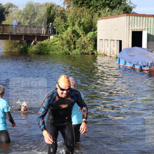 31.08.2025 - Elbe Triathlon Hamburg Luisa Fischer http://msf.ph/oto/8672137 31.08.2025 08:34:32 Schwimmen 175, 193, 199, 212 meine-sportfotos.de