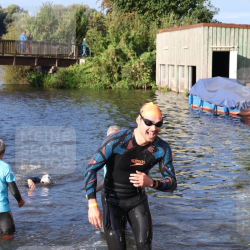 31.08.2025 - Elbe Triathlon Hamburg Luisa Fischer http://msf.ph/oto/8672140 31.08.2025 08:34:32 Schwimmen 175, 193, 199, 212 meine-sportfotos.de