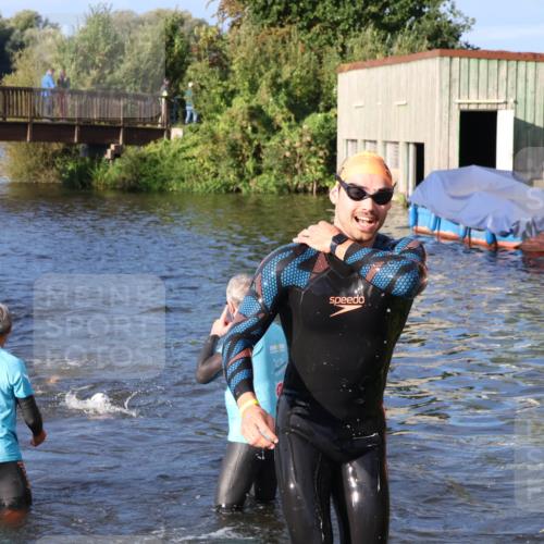 31.08.2025 - Elbe Triathlon Hamburg Luisa Fischer http://msf.ph/oto/8672144 31.08.2025 08:34:32 Schwimmen 175, 193, 199, 212 meine-sportfotos.de