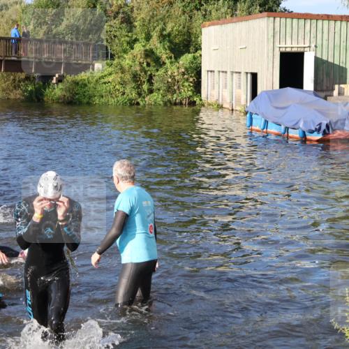 31.08.2025 - Elbe Triathlon Hamburg Luisa Fischer http://msf.ph/oto/8672170 31.08.2025 08:34:38 Schwimmen 179, 197, 212 meine-sportfotos.de