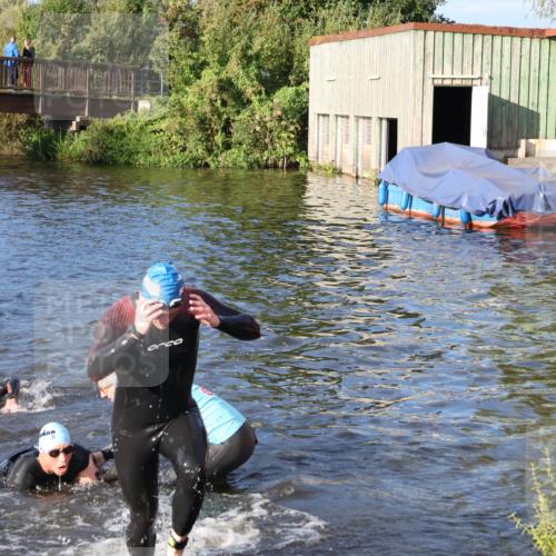 31.08.2025 - Elbe Triathlon Hamburg Luisa Fischer http://msf.ph/oto/8672194 31.08.2025 08:34:42 Schwimmen 179, 197, 212, 213 meine-sportfotos.de