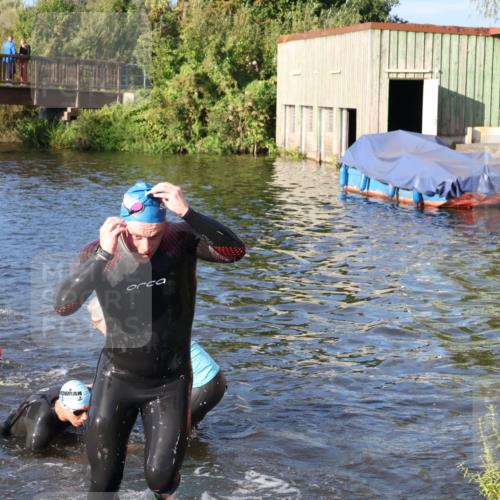 31.08.2025 - Elbe Triathlon Hamburg Luisa Fischer http://msf.ph/oto/8672200 31.08.2025 08:34:42 Schwimmen 179, 197, 212, 213 meine-sportfotos.de