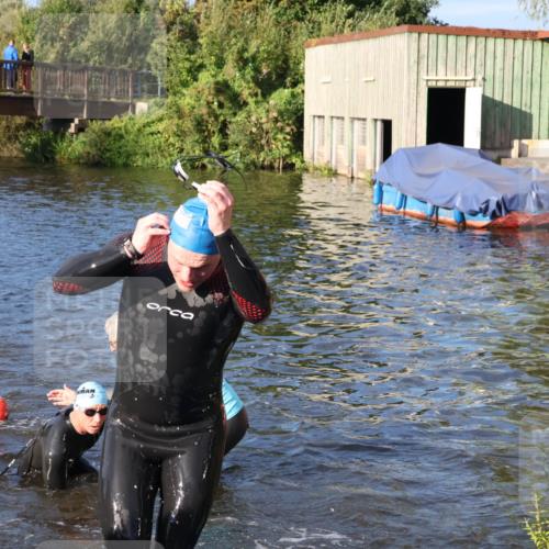 31.08.2025 - Elbe Triathlon Hamburg Luisa Fischer http://msf.ph/oto/8672202 31.08.2025 08:34:43 Schwimmen 179, 197, 212, 213 meine-sportfotos.de