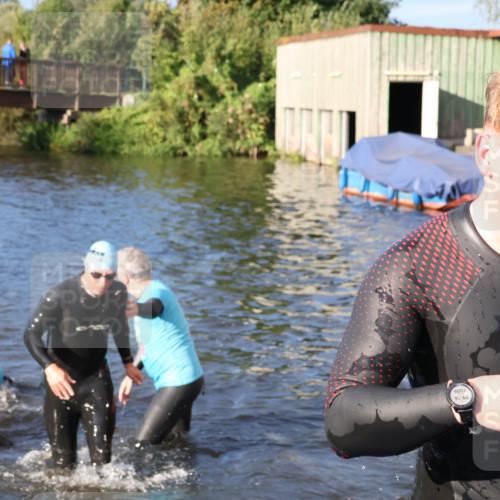 31.08.2025 - Elbe Triathlon Hamburg Luisa Fischer http://msf.ph/oto/8672209 31.08.2025 08:34:44 Schwimmen 176, 179, 197, 213 meine-sportfotos.de