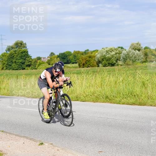 31.08.2025 - Elbe Triathlon Hamburg Michael Burmester http://msf.ph/oto/8672219 31.08.2025 10:04:35 Radfahren 400, 597, 726, 880, 920, 931 meine-sportfotos.de