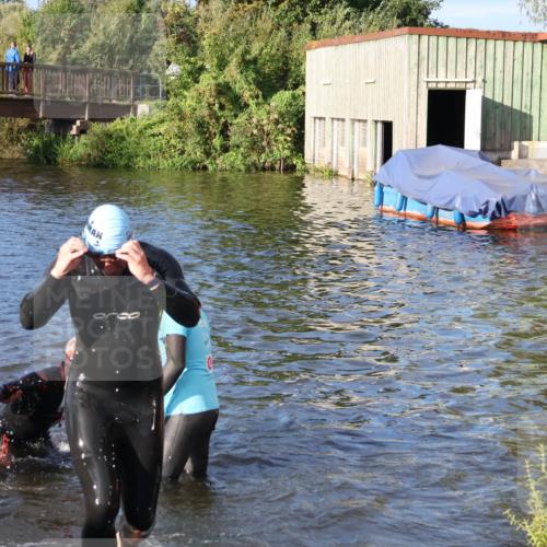 31.08.2025 - Elbe Triathlon Hamburg Luisa Fischer http://msf.ph/oto/8672221 31.08.2025 08:34:45 Schwimmen 176, 179, 197, 213 meine-sportfotos.de