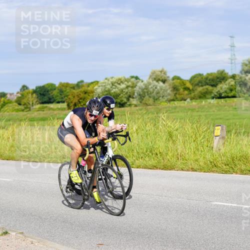 31.08.2025 - Elbe Triathlon Hamburg Michael Burmester http://msf.ph/oto/8672226 31.08.2025 10:04:35 Radfahren 400, 597, 726, 880, 920, 931 meine-sportfotos.de