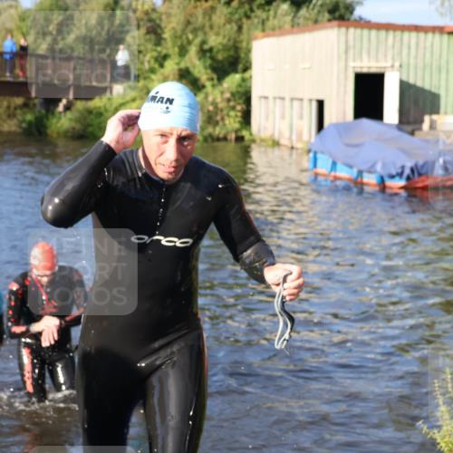 31.08.2025 - Elbe Triathlon Hamburg Luisa Fischer http://msf.ph/oto/8672233 31.08.2025 08:34:46 Schwimmen 176, 179, 197, 213 meine-sportfotos.de