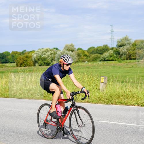 31.08.2025 - Elbe Triathlon Hamburg Michael Burmester http://msf.ph/oto/8672239 31.08.2025 10:04:36 Radfahren 400, 597, 726, 880, 920, 931 meine-sportfotos.de