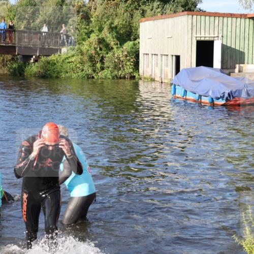 31.08.2025 - Elbe Triathlon Hamburg Luisa Fischer http://msf.ph/oto/8672246 31.08.2025 08:34:48 Schwimmen 176, 197, 213 meine-sportfotos.de