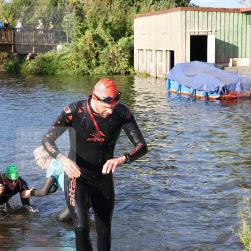 31.08.2025 - Elbe Triathlon Hamburg Luisa Fischer http://msf.ph/oto/8672260 31.08.2025 08:34:49 Schwimmen 176, 197, 213 meine-sportfotos.de