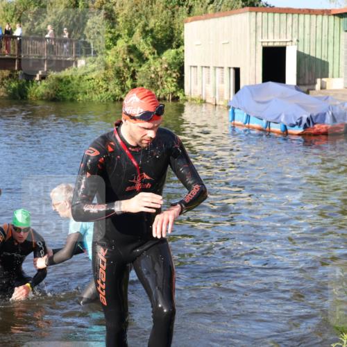 31.08.2025 - Elbe Triathlon Hamburg Luisa Fischer http://msf.ph/oto/8672262 31.08.2025 08:34:50 Schwimmen 176, 197, 213 meine-sportfotos.de