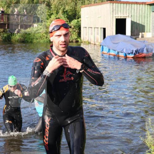 31.08.2025 - Elbe Triathlon Hamburg Luisa Fischer http://msf.ph/oto/8672268 31.08.2025 08:34:50 Schwimmen 176, 197, 213 meine-sportfotos.de