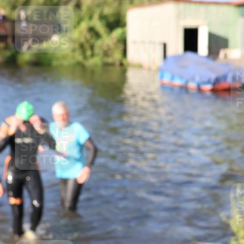 31.08.2025 - Elbe Triathlon Hamburg Luisa Fischer http://msf.ph/oto/8672282 31.08.2025 08:34:52 Schwimmen 176, 213 meine-sportfotos.de