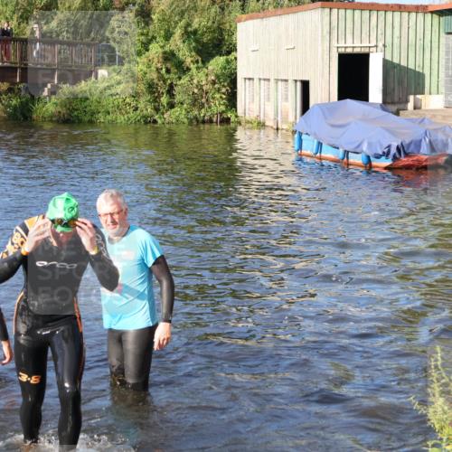31.08.2025 - Elbe Triathlon Hamburg Luisa Fischer http://msf.ph/oto/8672284 31.08.2025 08:34:52 Schwimmen 176, 213 meine-sportfotos.de