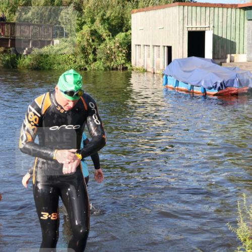 31.08.2025 - Elbe Triathlon Hamburg Luisa Fischer http://msf.ph/oto/8672294 31.08.2025 08:34:54 Schwimmen 176, 213 meine-sportfotos.de