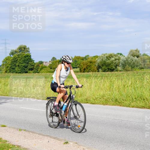 31.08.2025 - Elbe Triathlon Hamburg Michael Burmester http://msf.ph/oto/8672295 31.08.2025 10:04:57 Radfahren 690, 792 meine-sportfotos.de