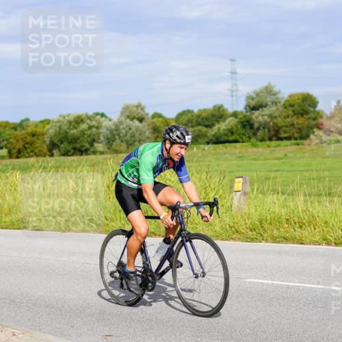 31.08.2025 - Elbe Triathlon Hamburg Michael Burmester http://msf.ph/oto/8672314 31.08.2025 10:04:58 Radfahren 690, 792 meine-sportfotos.de