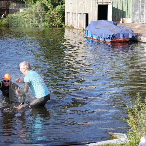 31.08.2025 - Elbe Triathlon Hamburg Luisa Fischer http://msf.ph/oto/8672327 31.08.2025 08:35:32 Schwimmen 184 meine-sportfotos.de