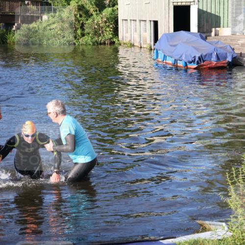 31.08.2025 - Elbe Triathlon Hamburg Luisa Fischer http://msf.ph/oto/8672330 31.08.2025 08:35:33 Schwimmen 184 meine-sportfotos.de
