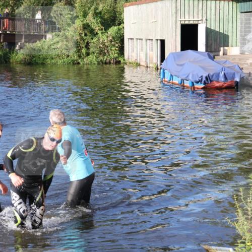 31.08.2025 - Elbe Triathlon Hamburg Luisa Fischer http://msf.ph/oto/8672336 31.08.2025 08:35:34 Schwimmen 184 meine-sportfotos.de