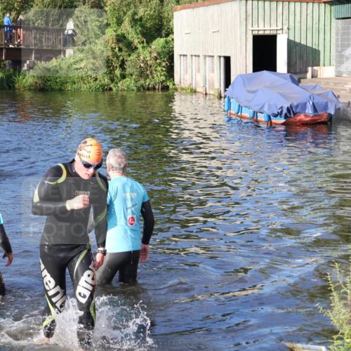 31.08.2025 - Elbe Triathlon Hamburg Luisa Fischer http://msf.ph/oto/8672341 31.08.2025 08:35:34 Schwimmen 184 meine-sportfotos.de